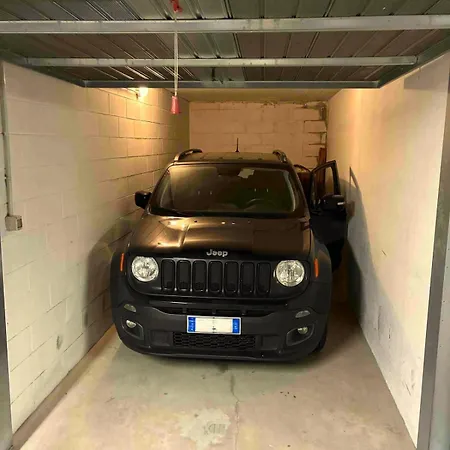 Lakefront - Balcony & Private Garage Апартаменты