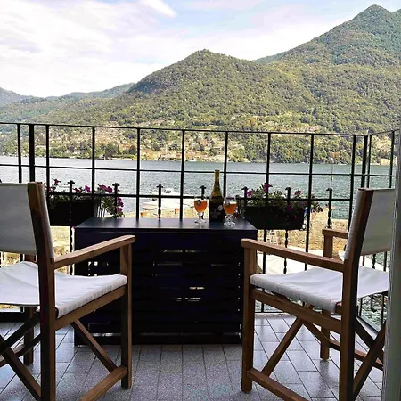 Lakefront - Balcony & Private Garage Апартаменты *